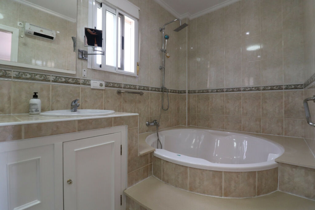 Detached Villa Algorfa Alicante - image 29