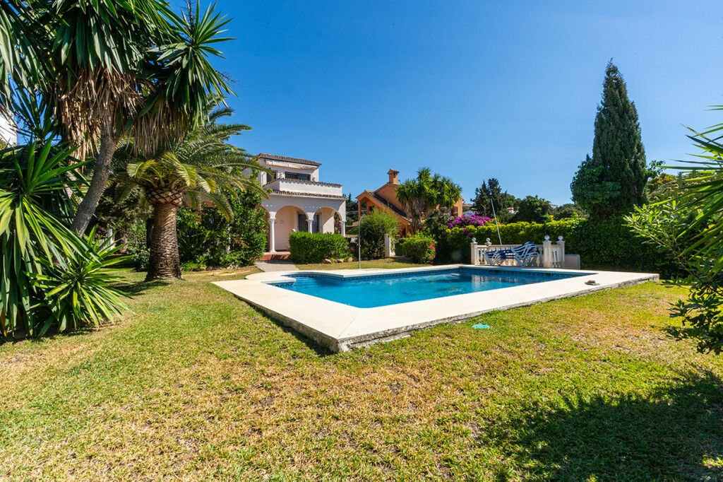 Detached Villa Marbesa Málaga - image 26