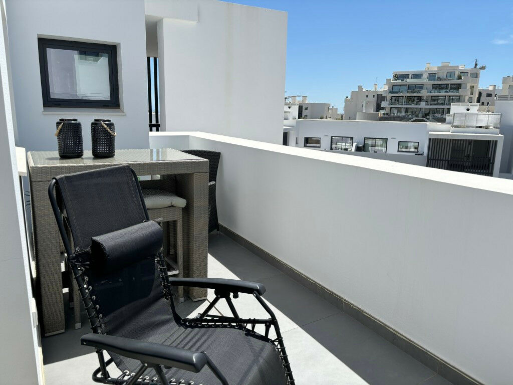 Penthouse Higueron Málaga - image 27