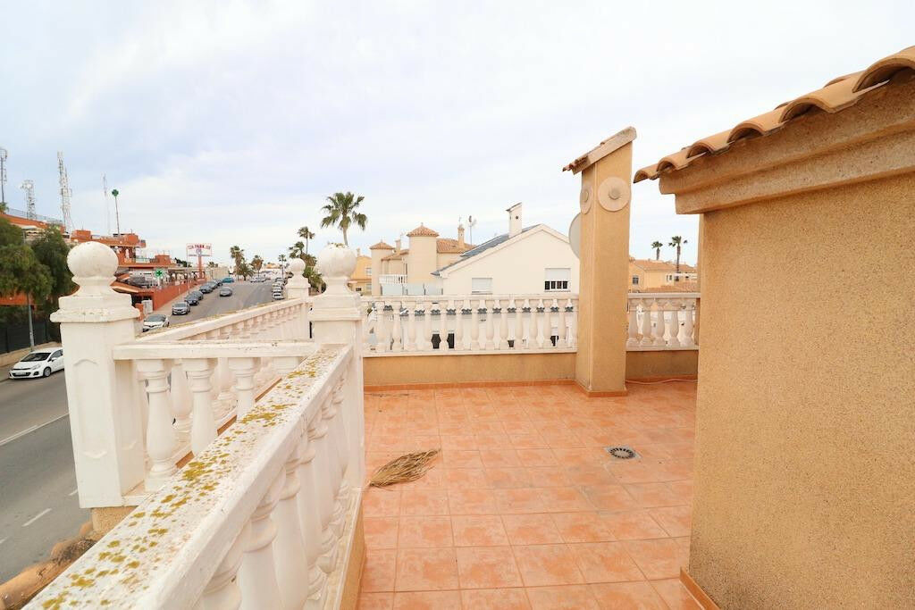 Detached Villa Los Altos Alicante - image 27