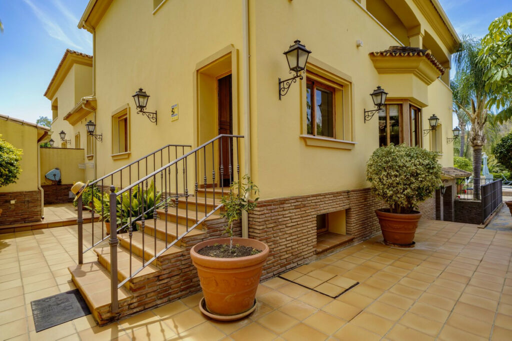 Detached Villa Benahavís Málaga - image 27