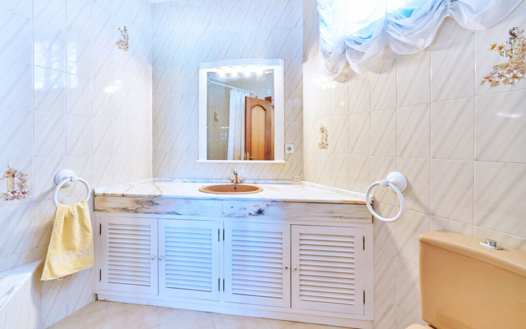 Detached Villa Estepona Málaga - image 27