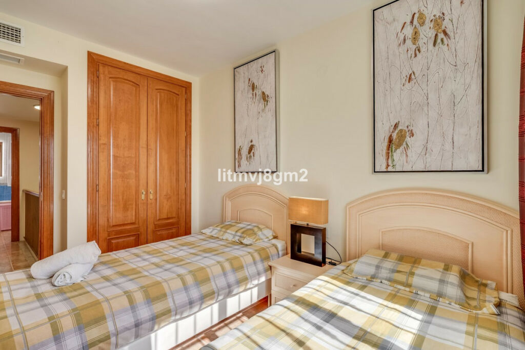 Townhouse Calahonda Málaga - image 27