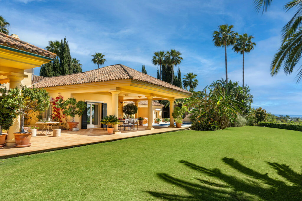 Detached Villa Sotogrande Alto Cádiz - image 2