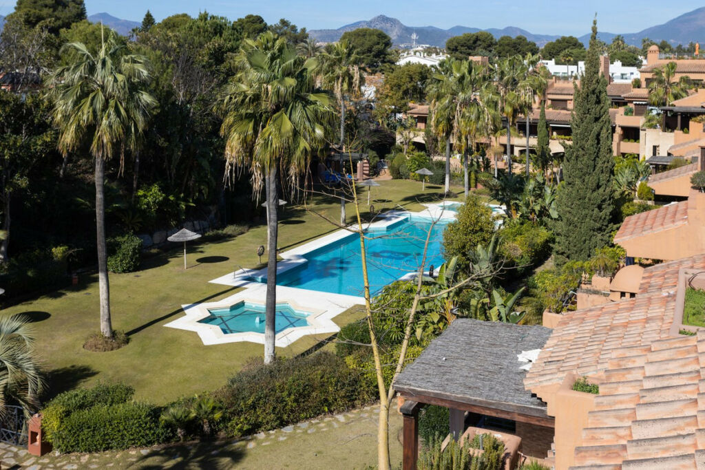 Penthouse Guadalmina Baja Málaga - image 28