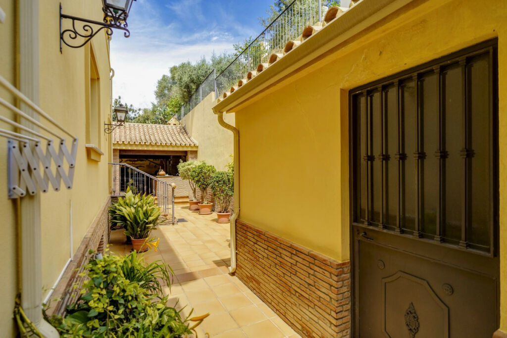 Detached Villa Benahavís Málaga - image 29