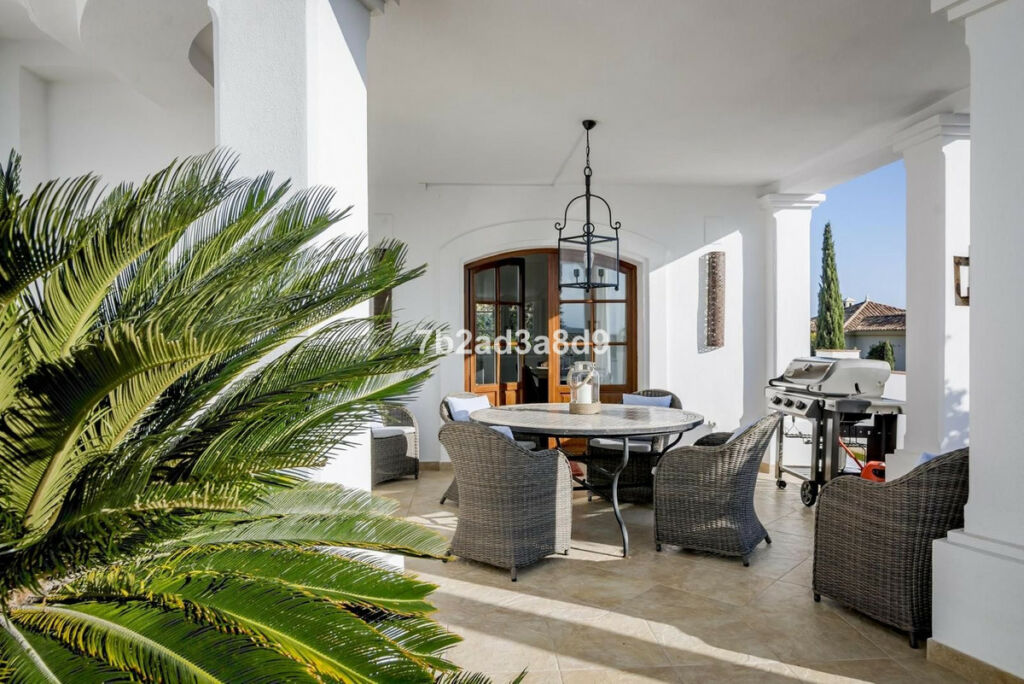 Detached Villa Benahavís Málaga - image 27