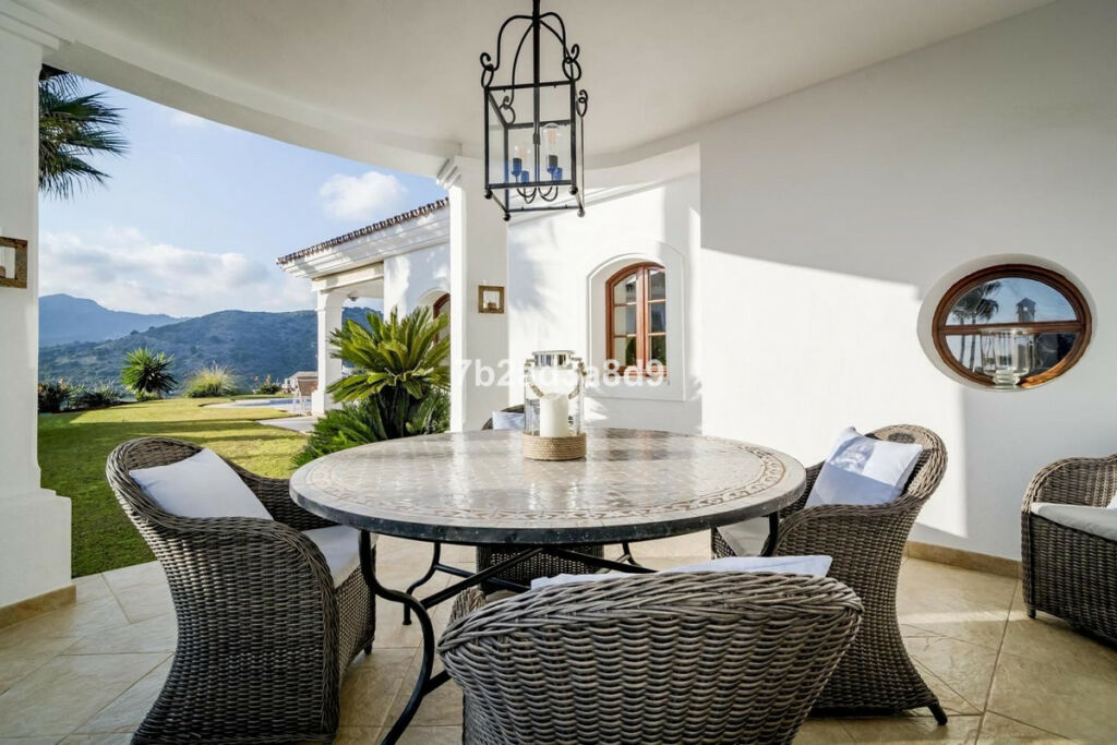 Detached Villa Benahavís Málaga - image 28