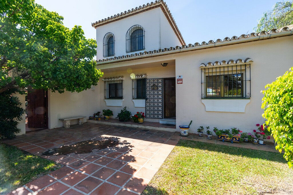 Detached Villa Marbesa Málaga - image 31