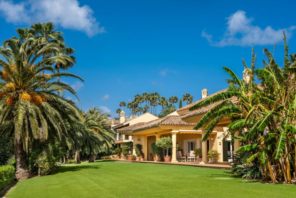 Detached Villa Sotogrande Alto Cádiz - image 4