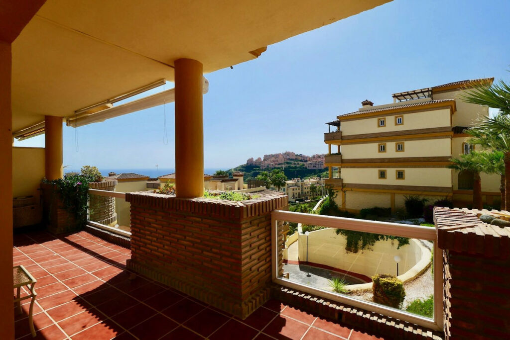 Ground Floor Apartment Calahonda Málaga - image 3