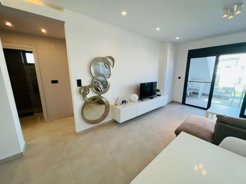 Middle Floor Apartment Guardamar del Segura Alicante - image 3