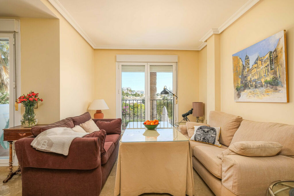 Semi-Detached House Riviera del Sol Málaga - image 3