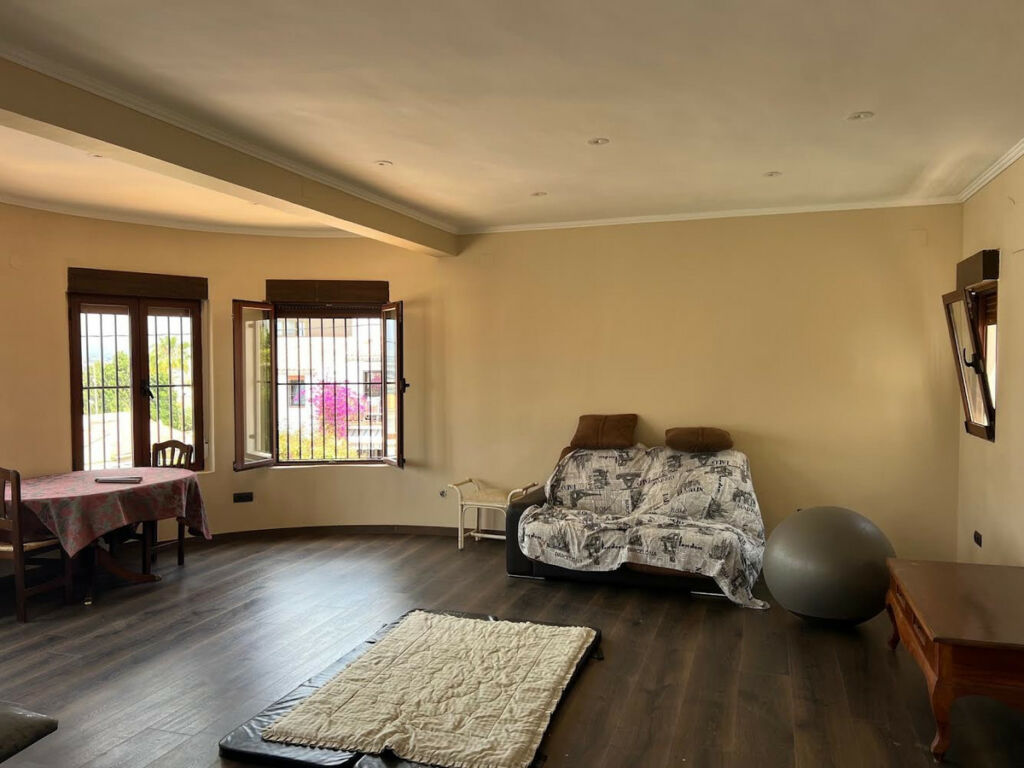 Detached Villa Albir Alicante - image 3