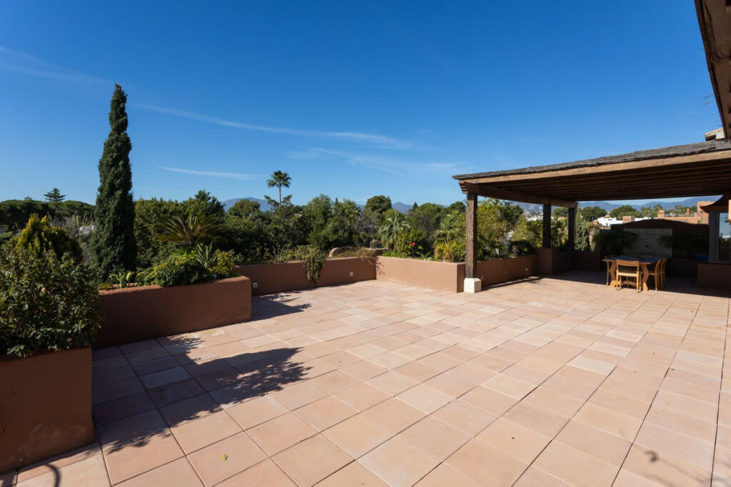 Penthouse Guadalmina Baja Málaga - image 3
