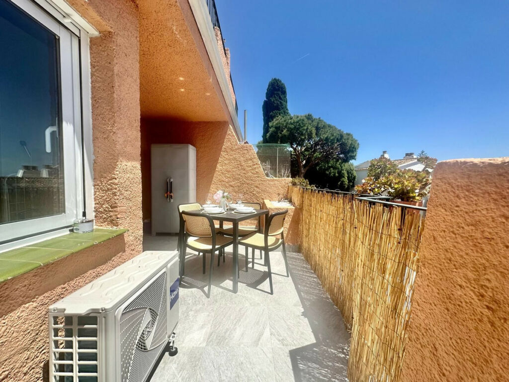 Middle Floor Apartment Calahonda Málaga - image 30