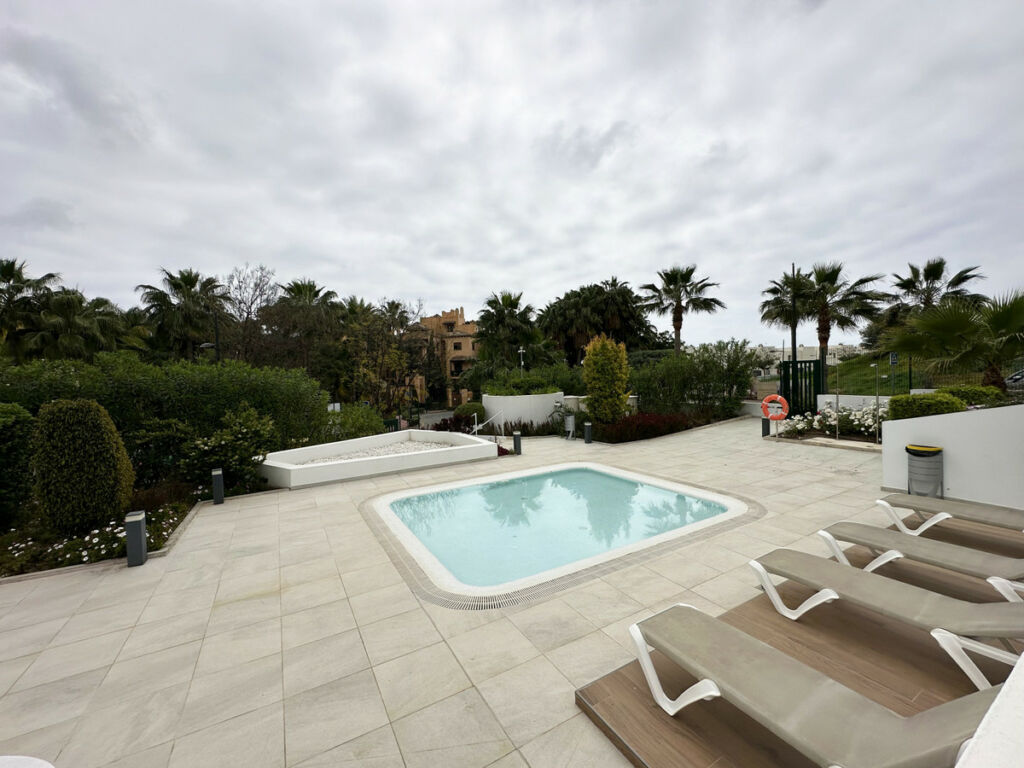 Middle Floor Apartment Estepona Málaga - image 28