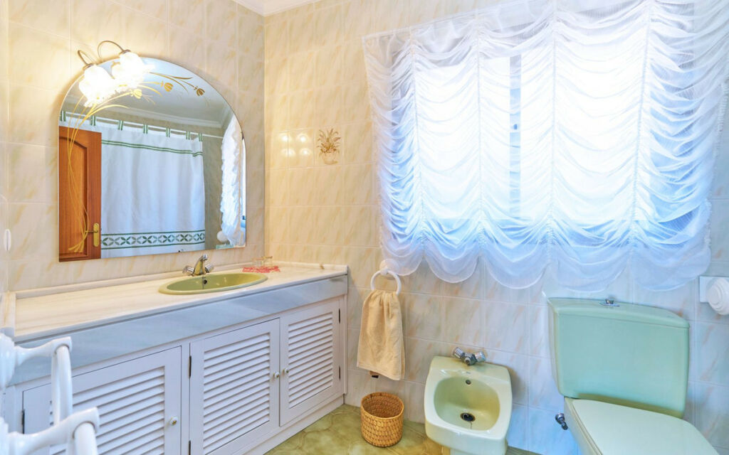 Detached Villa Estepona Málaga - image 30