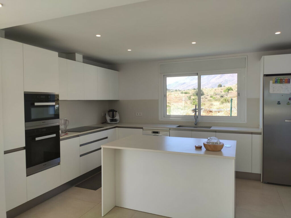 Detached Villa Estepona Málaga - image 28