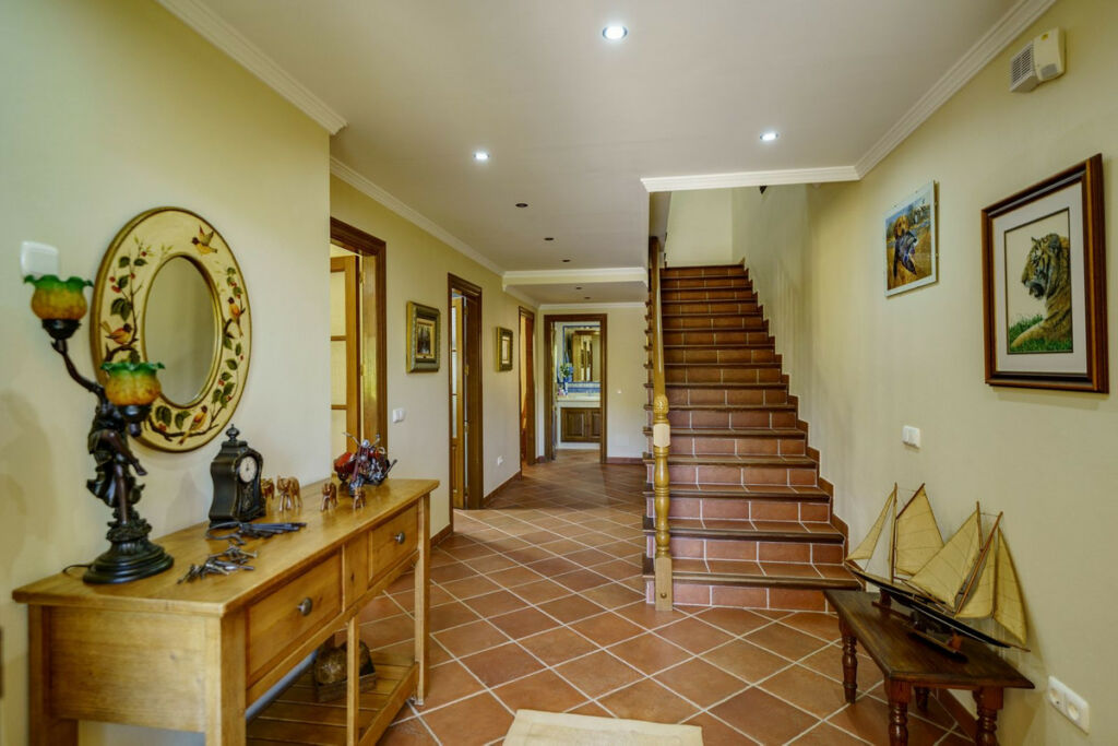 Detached Villa Benahavís Málaga - image 31