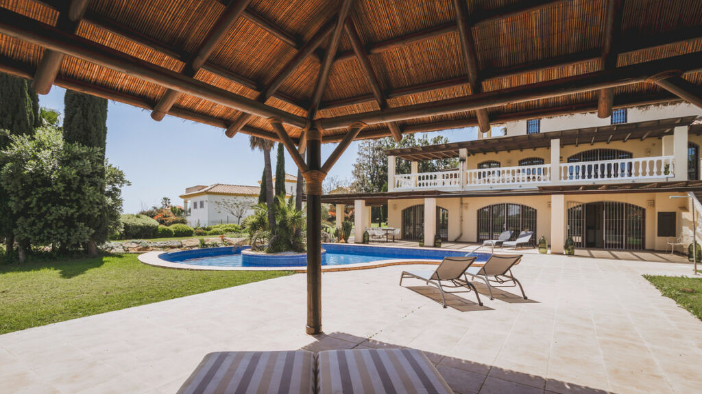 Detached Villa Estepona Málaga - image 33