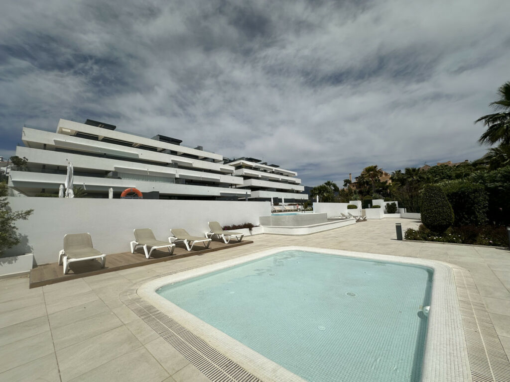 Middle Floor Apartment Estepona Málaga - image 30