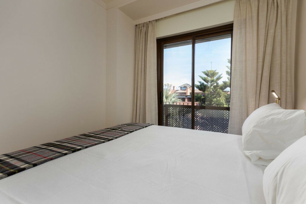 Penthouse Guadalmina Baja Málaga - image 33