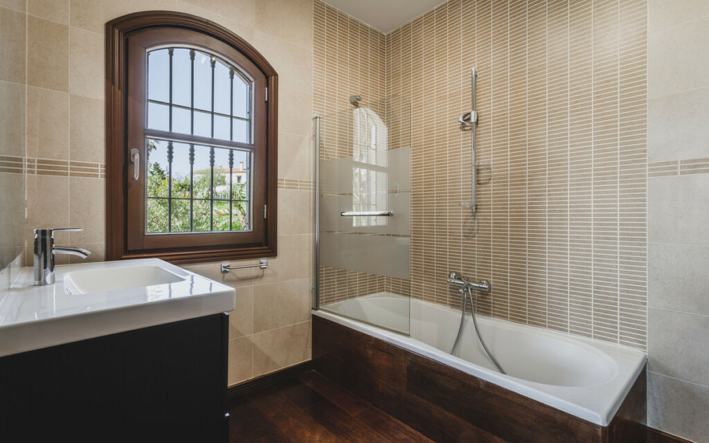 Detached Villa Estepona Málaga - image 34