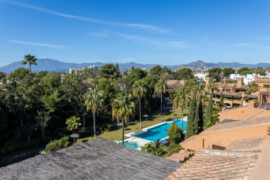Penthouse Guadalmina Baja Málaga - image 34