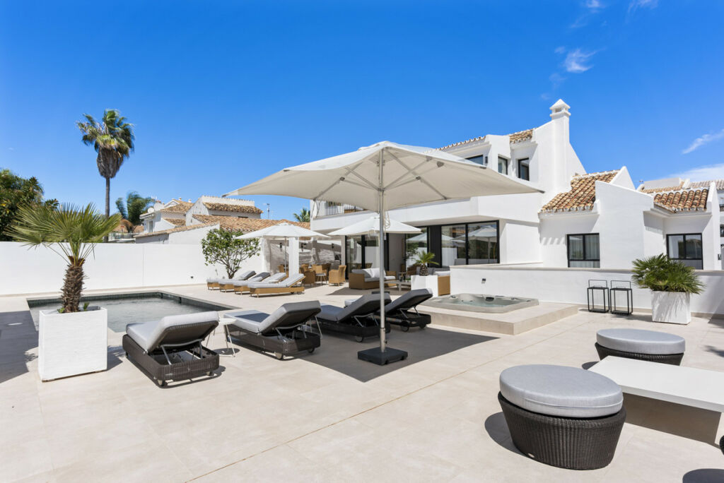 Detached Villa El Rosario Málaga - image 40