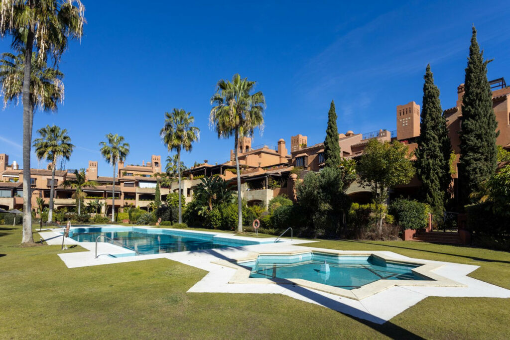 Penthouse Guadalmina Baja Málaga - image 36