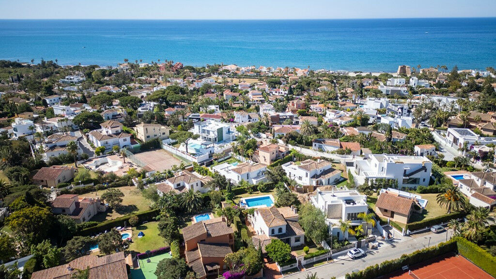 Detached Villa Marbesa Málaga - image 36