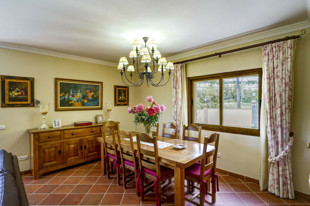 Detached Villa Benahavís Málaga - image 36