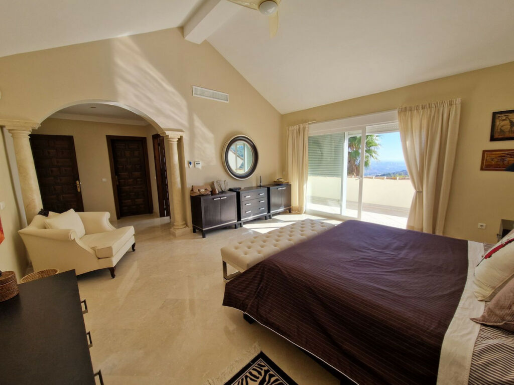 Detached Villa La Mairena Málaga - image 38