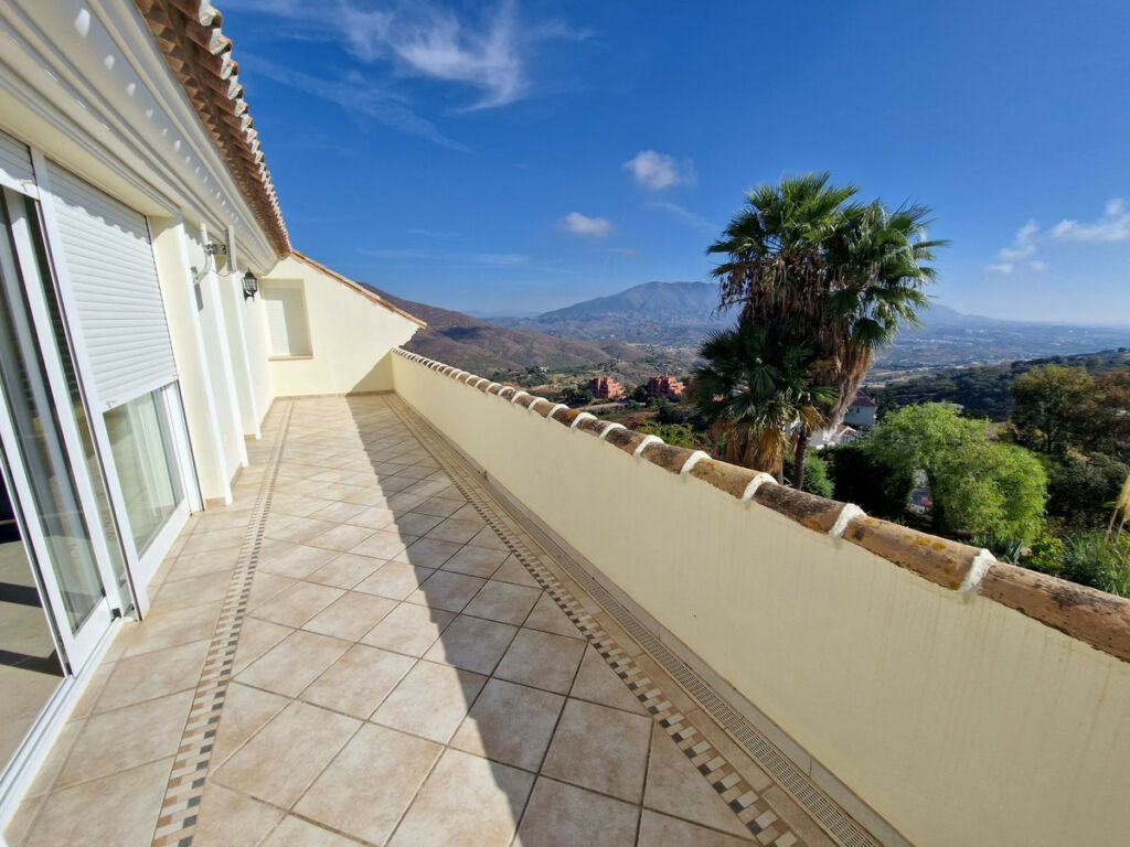 Detached Villa La Mairena Málaga - image 39
