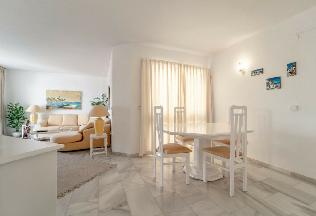 Penthouse Calahonda Málaga - image 6