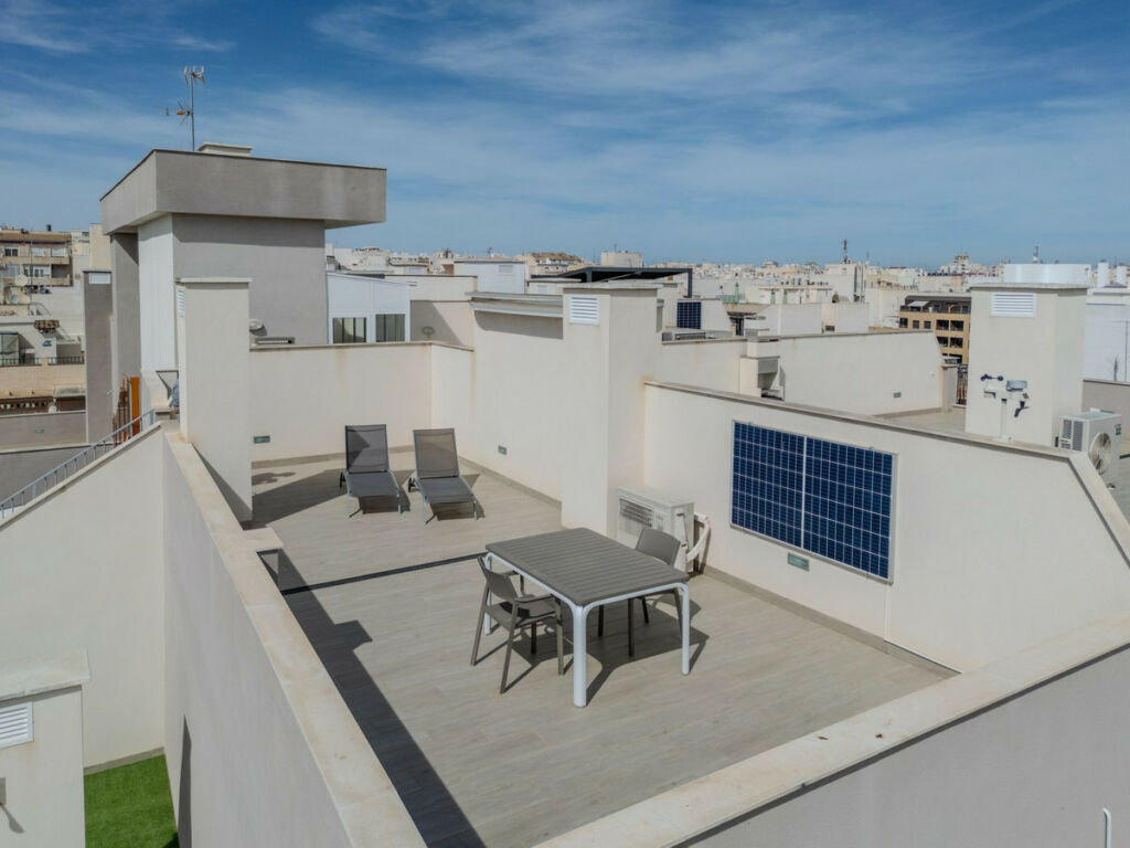Top Floor Apartment Torrevieja Alicante - image 4
