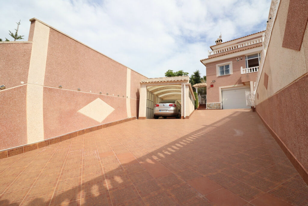 Detached Villa Algorfa Alicante - image 4