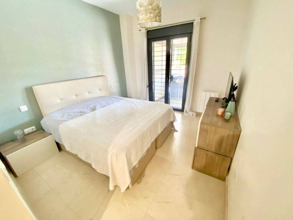 Ground Floor Apartment Los Flamingos Málaga - image 5