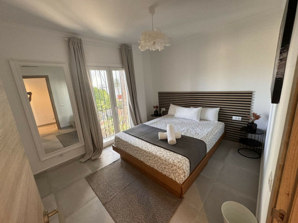 Penthouse Nueva Andalucía Málaga - image 4