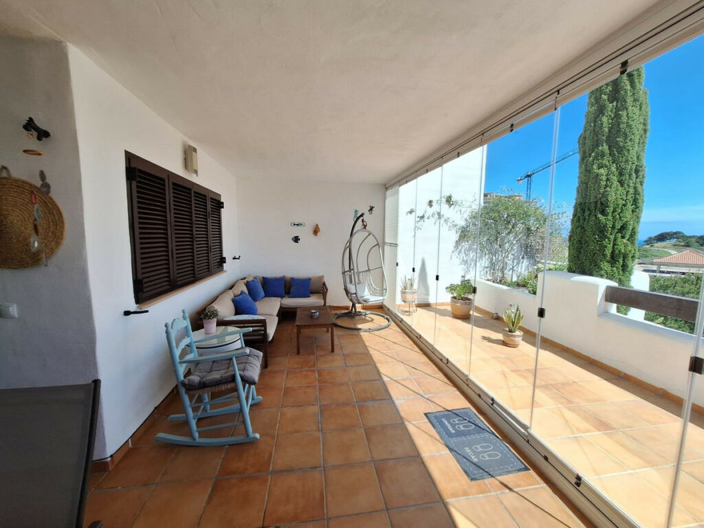 Middle Floor Apartment Doña Julia Málaga - image 4