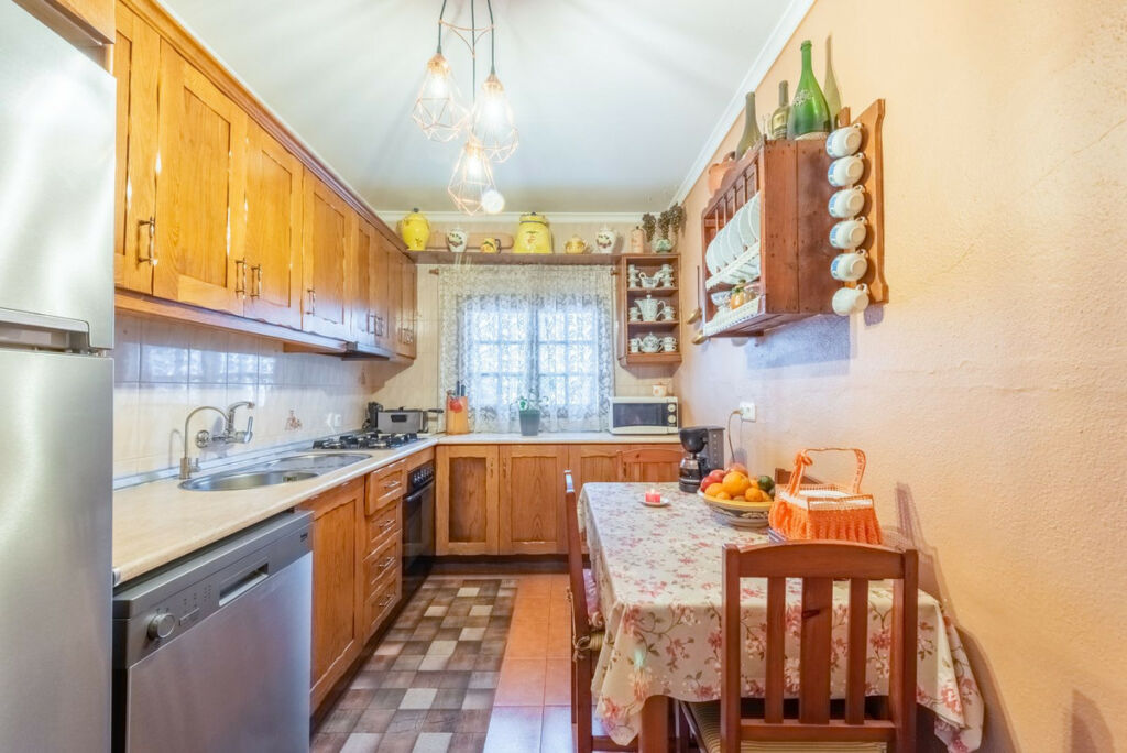 Ground Floor Apartment Benahavís Málaga - image 4