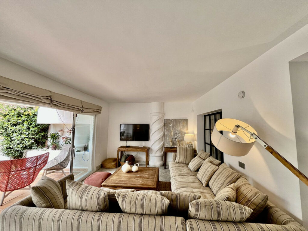Townhouse Bahía de Marbella Málaga - image 4