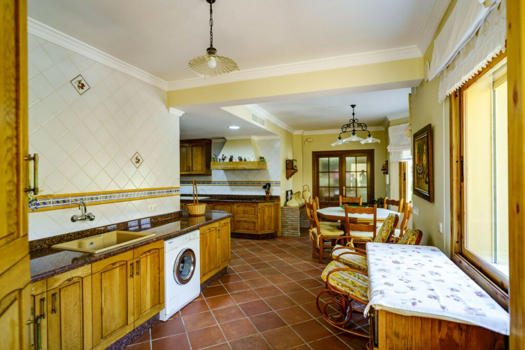 Detached Villa Benahavís Málaga - image 40
