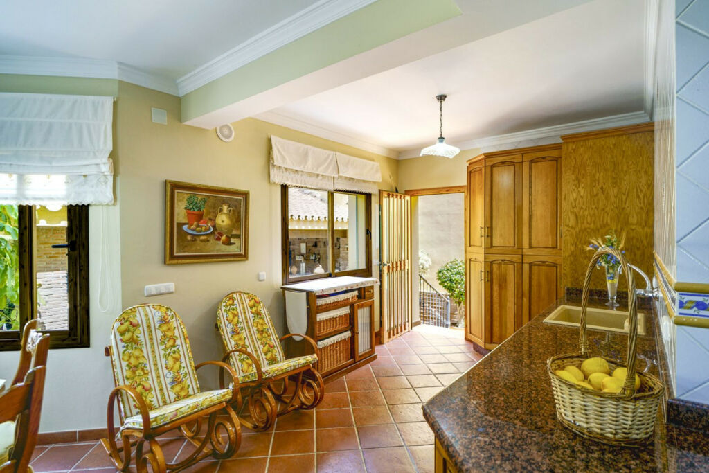 Detached Villa Benahavís Málaga - image 41