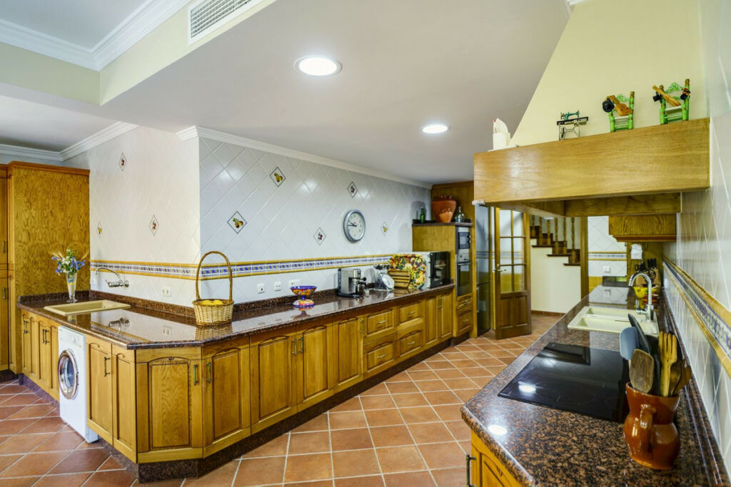 Detached Villa Benahavís Málaga - image 45