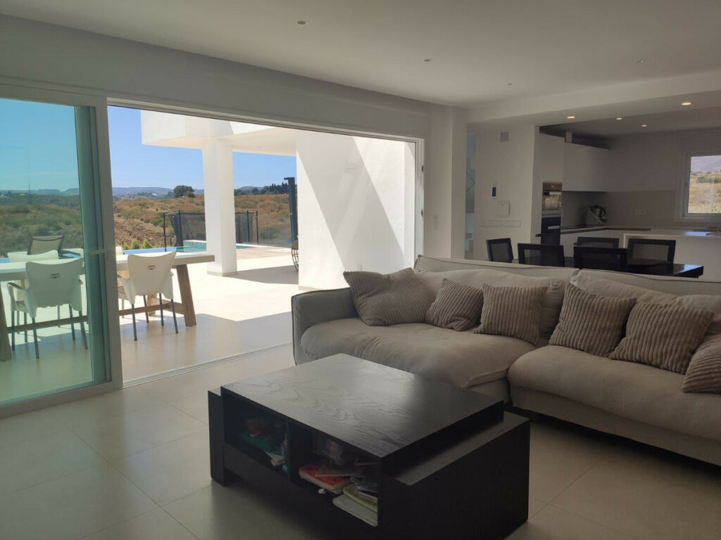 Detached Villa Estepona Málaga - image 40