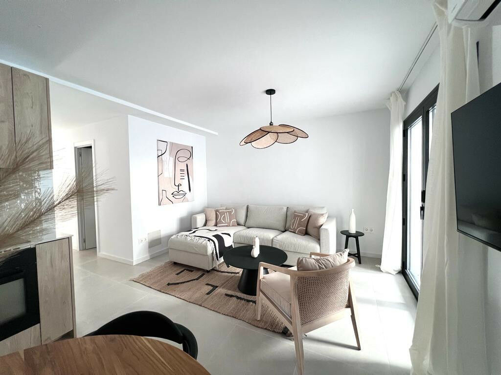 Middle Floor Apartment Nueva Andalucía Málaga - image 5