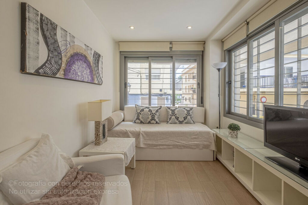 Middle Floor Apartment Estepona Málaga - image 5