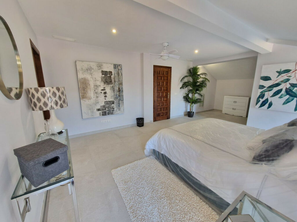 Detached Villa La Mairena Málaga - image 5